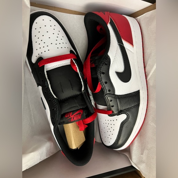 Jordan Retro 1 (Low) OG Black toe 2023 - Picture 2 of 4